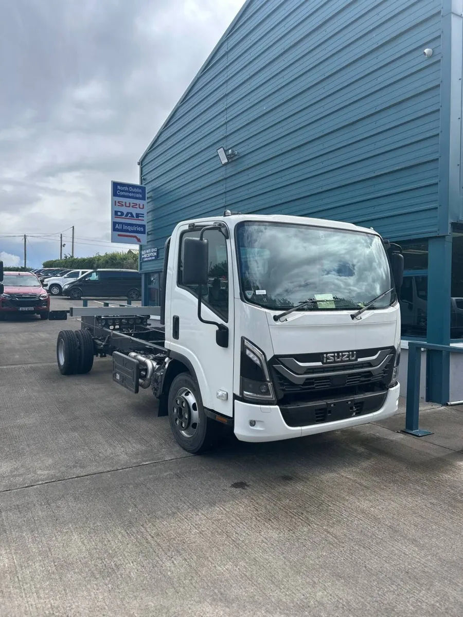 NEW ISUZU NPR 7.5TON CHASSIS CAB - Image 1