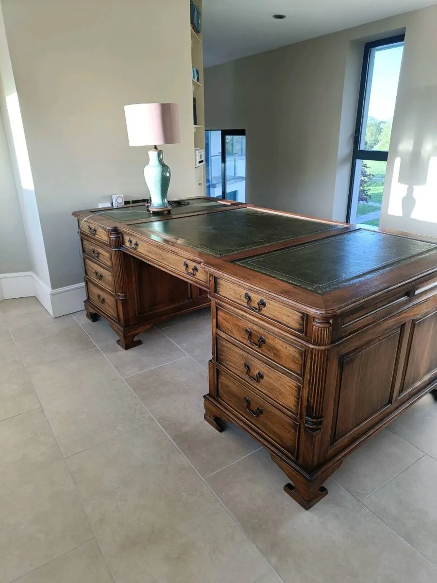 Partners desk large solid piece - Image 1