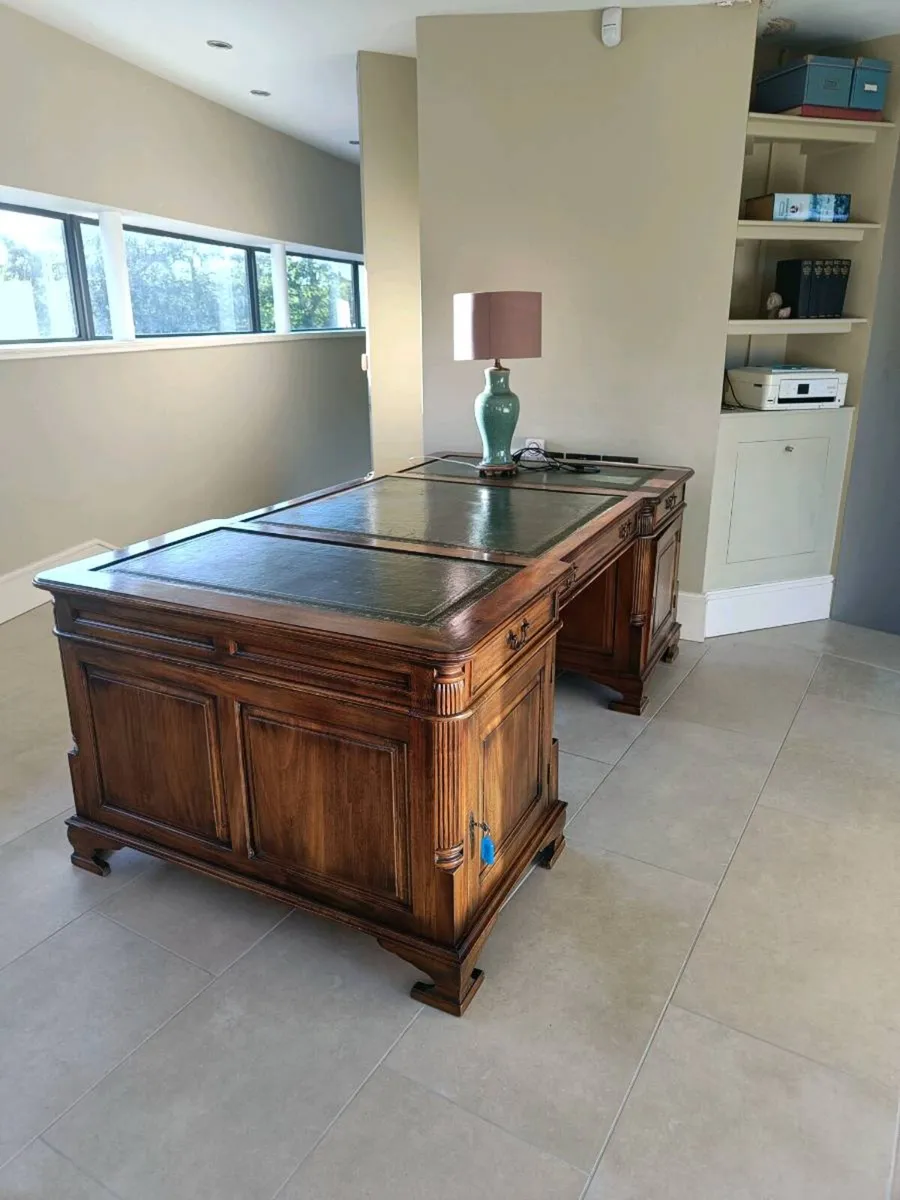 Partners desk large solid piece - Image 2
