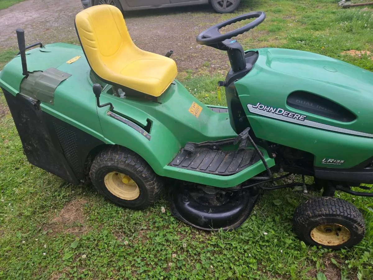 John Deere ride on lawnmower - Image 3