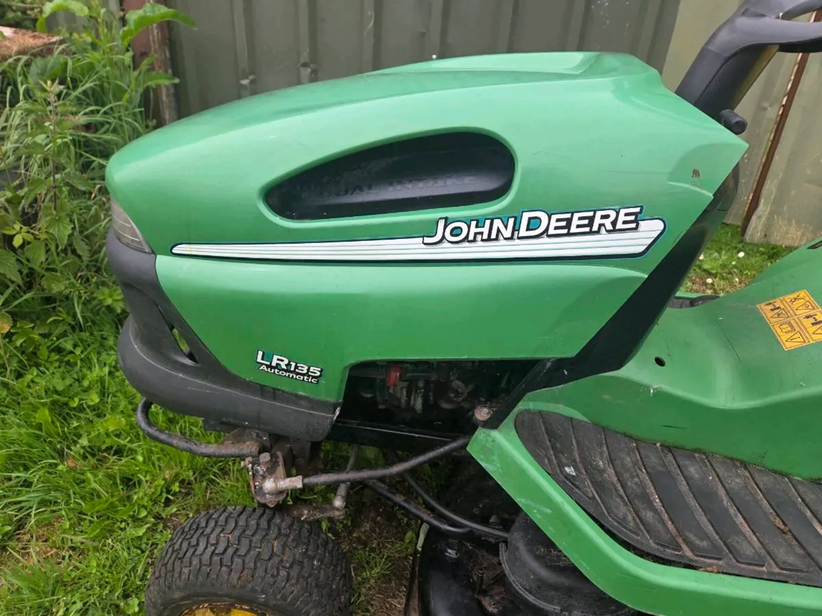 John Deere ride on lawnmower - Image 2