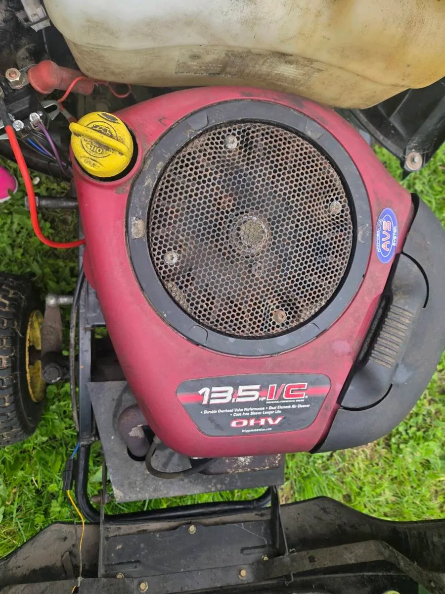 John Deere ride on lawnmower - Image 4