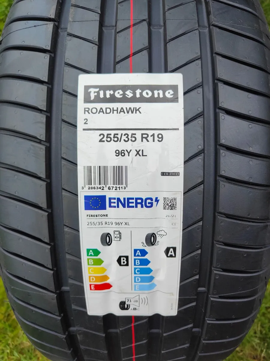 One 19" tyre - Image 1