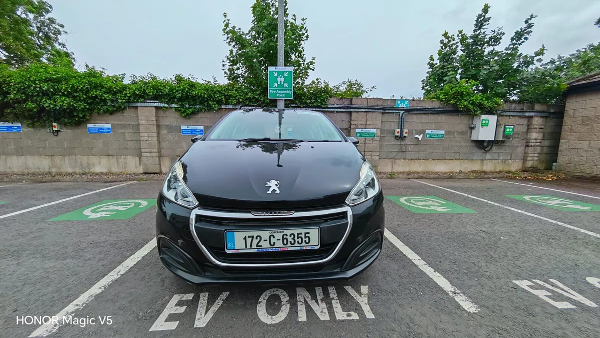Peugeot 208 - Image 3
