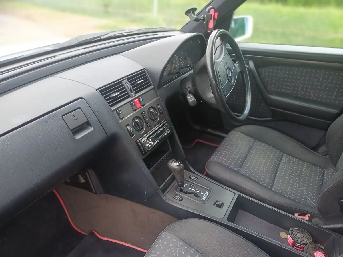 Mercedes-Benz C-Class 1995 - Image 4