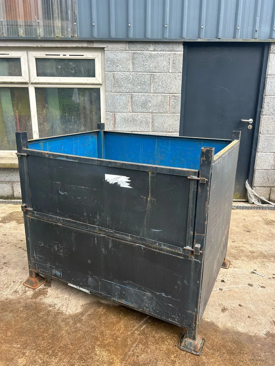 Steel pallet bins bargain €175 - Image 2