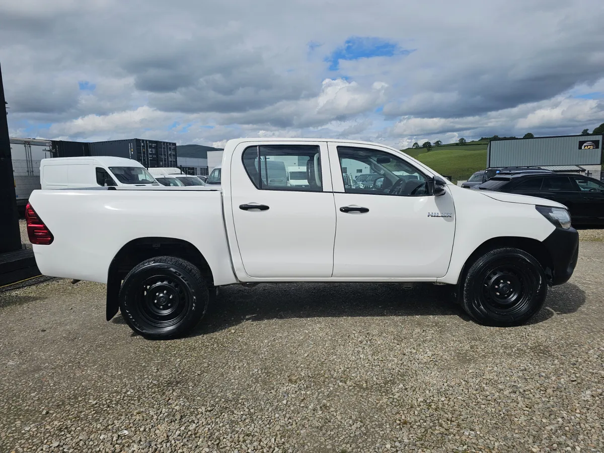 Toyota Hilux 2019 - Image 3