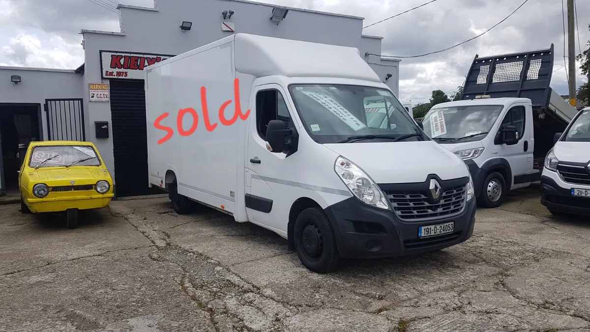 Renault Master LOW LOADER BOX 95KM VAT INVOICE - Image 1