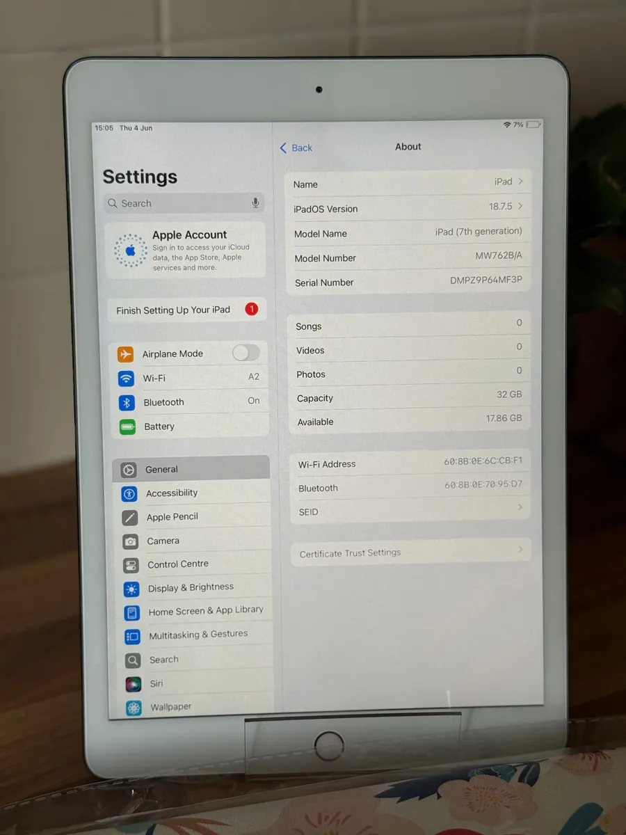 iPad 7th 32GB 10.2" - Image 2