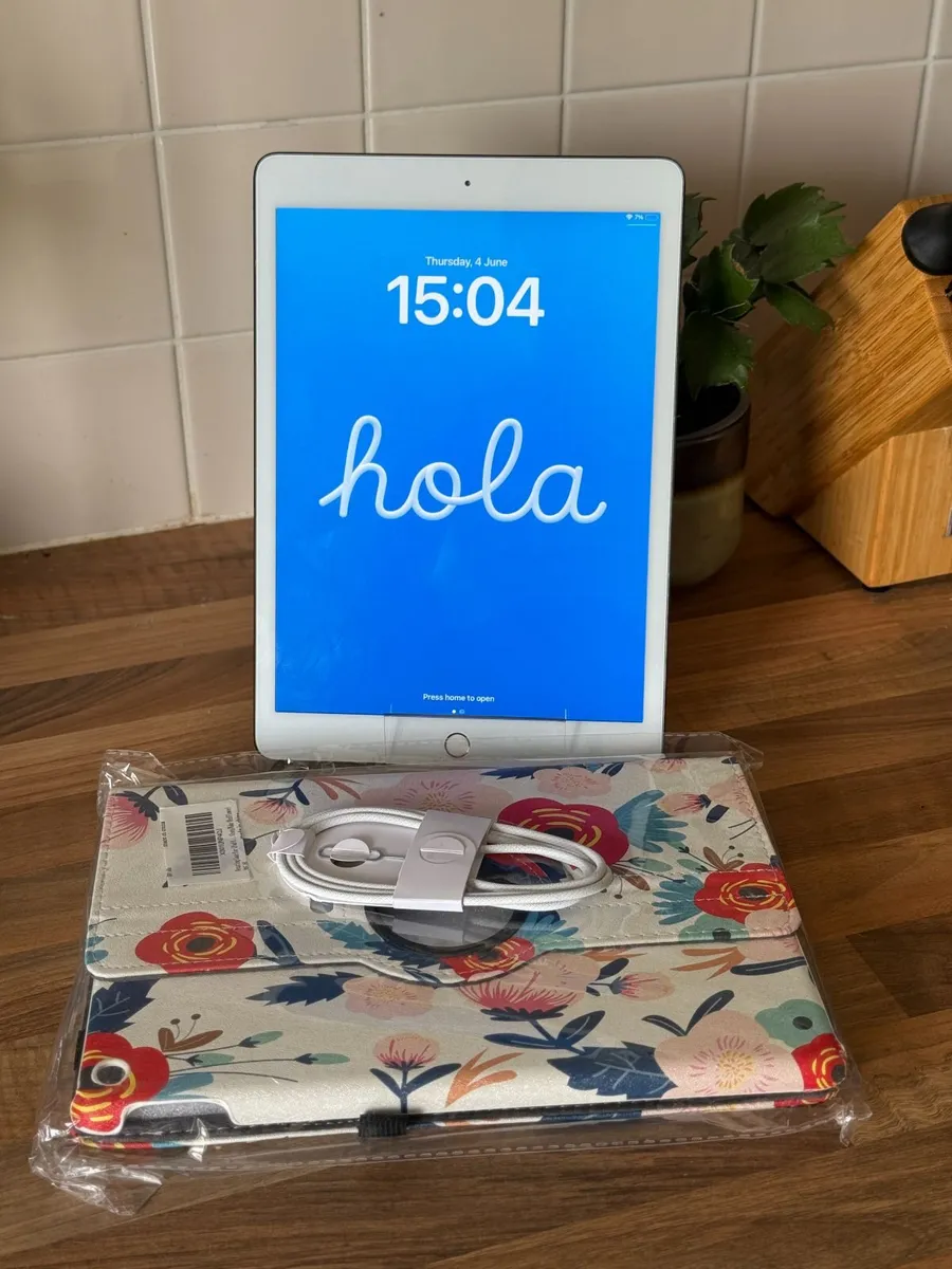 iPad 7th 32GB 10.2" - Image 1