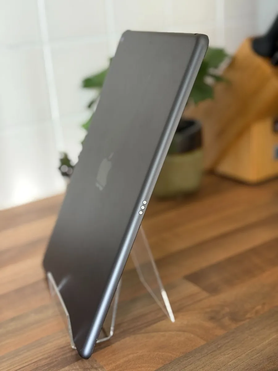 iPad 7th 32GB 10.2" - Image 4