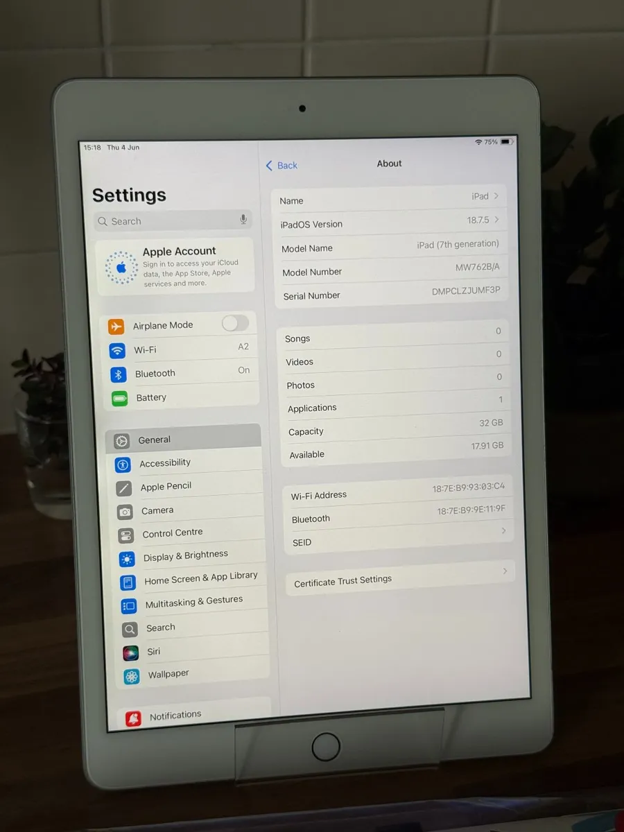 iPad 7th 32GB 10.2" Wi-Fi - Image 2