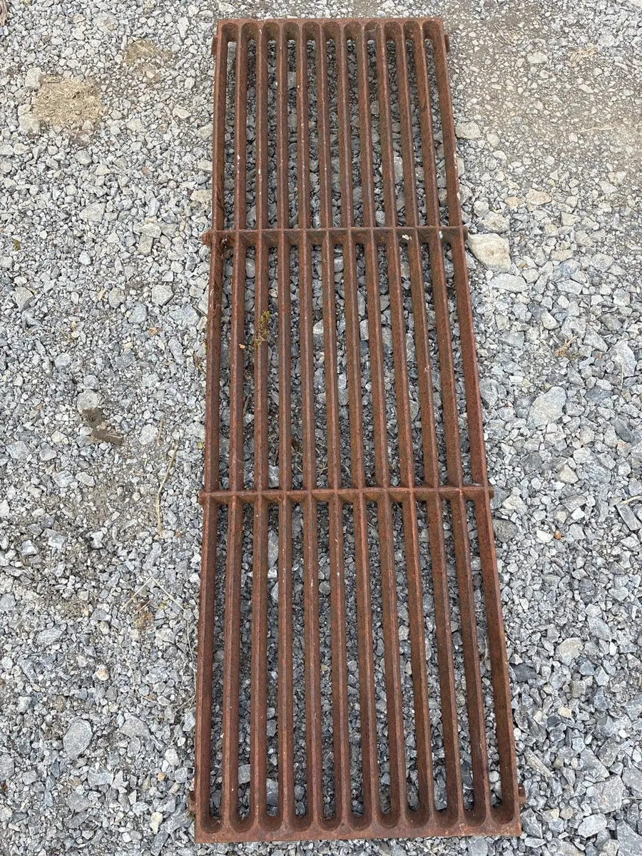 Cast iron grates ideal for making barbeque - Image 3