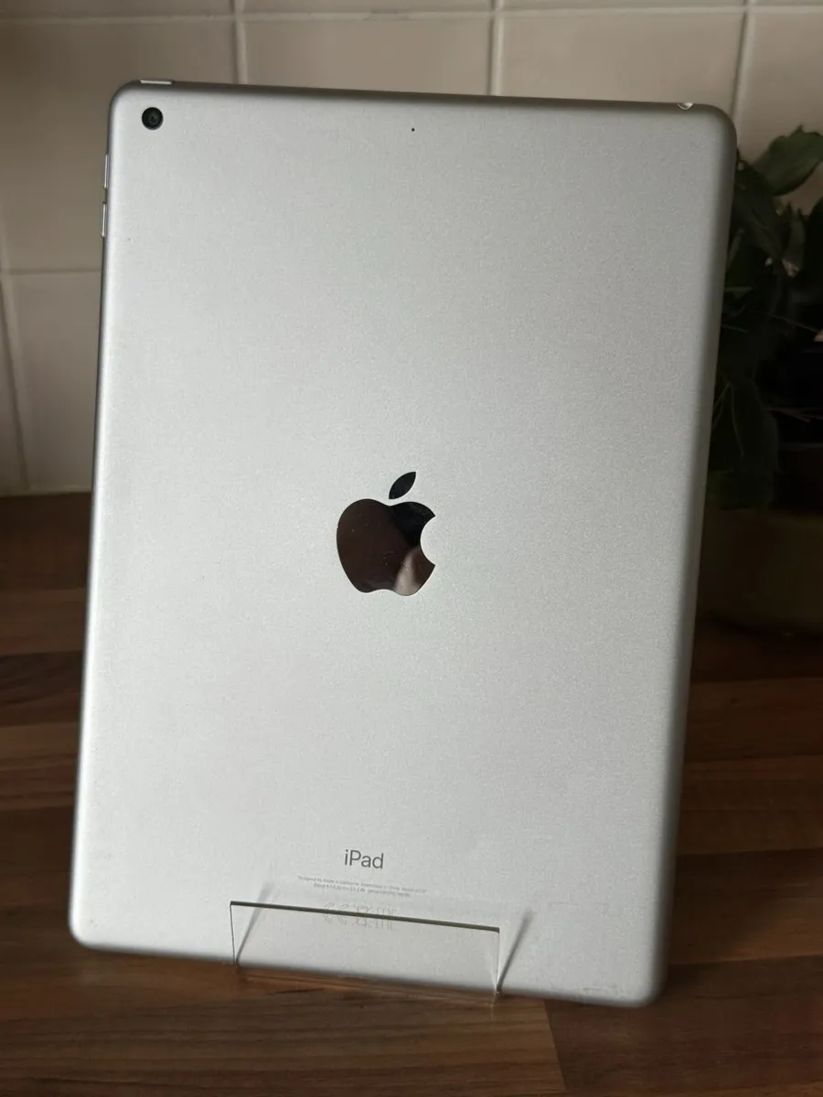 iPad 7th 32GB 10.2" Wi-Fi - Image 3