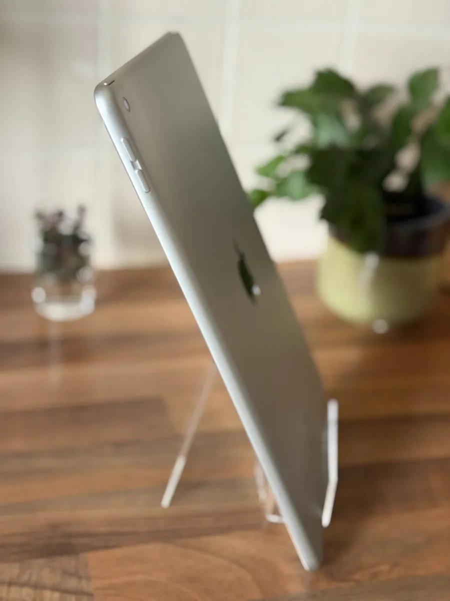 iPad 7th 32GB 10.2" Wi-Fi - Image 4