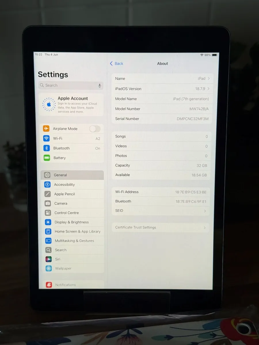 iPad 7th 32GB 10.2" Wi-Fi - Image 2