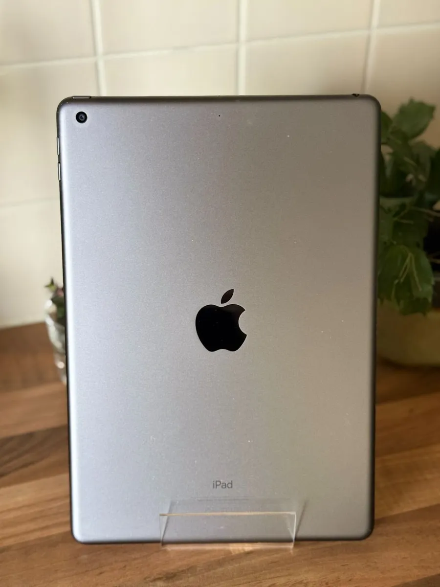 iPad 7th 32GB 10.2" Wi-Fi - Image 3