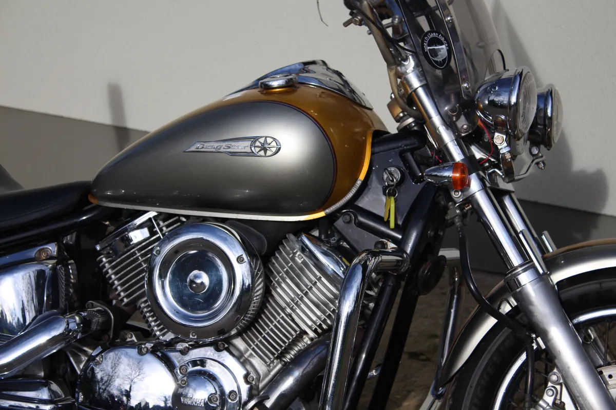 1999 Yamaha Dragstar XVS1100 Custom. - Image 4
