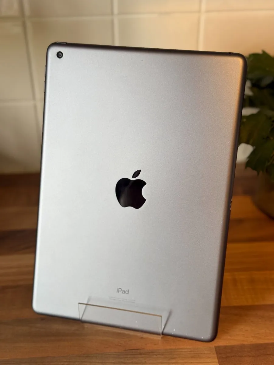 iPad 7th 32GB 10.2" Wi-Fi - Image 3