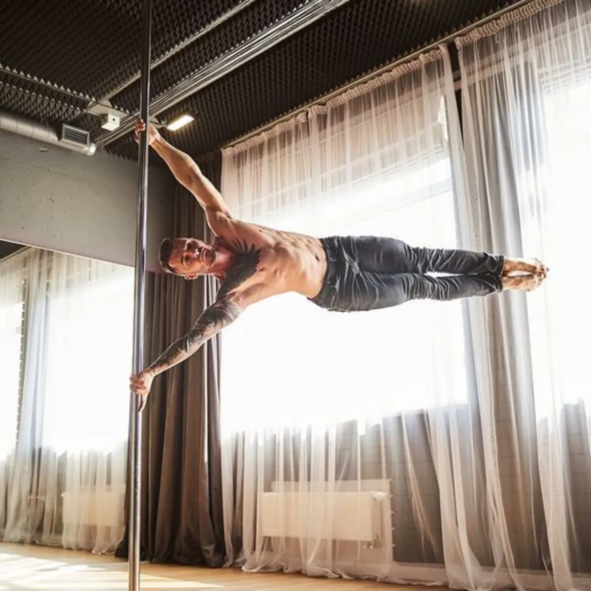 Professional Dance Pole  Adjustable 2163–2700mm - Image 4