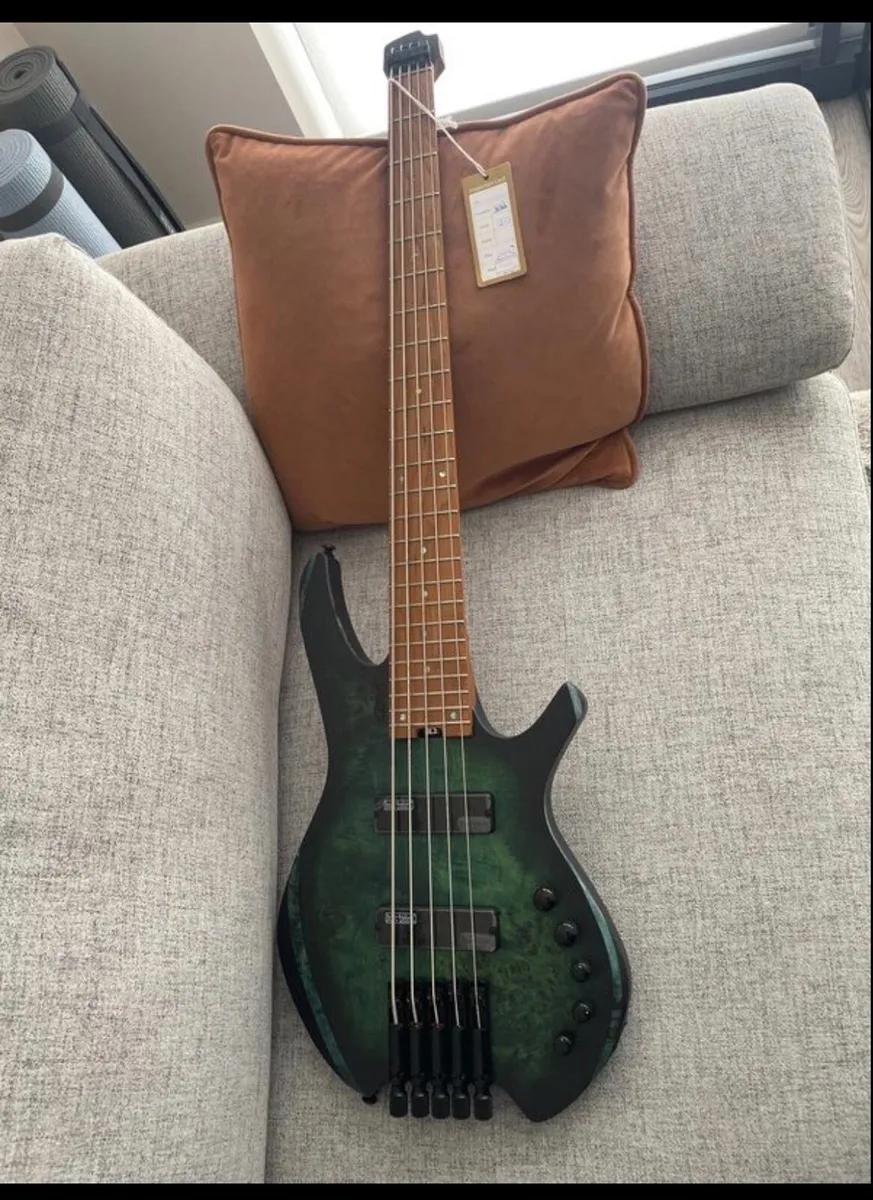 Cort Space 5 Bass guitar - Image 1