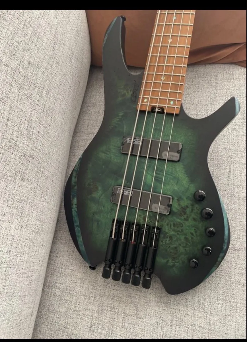 Cort Space 5 Bass guitar - Image 4