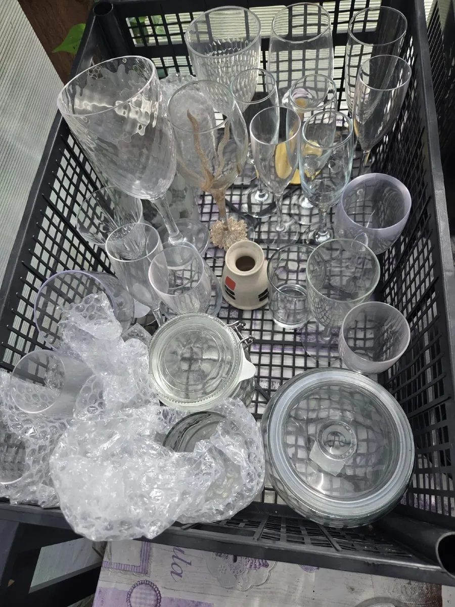Kitchen Appliances, Glassware & Storage Tins - Image 2