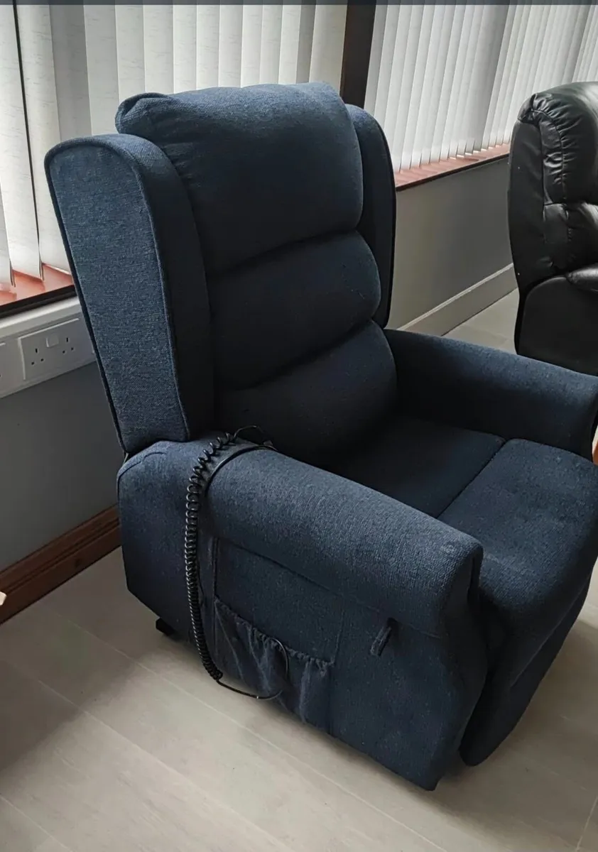 Electric reclining armchair - Image 1