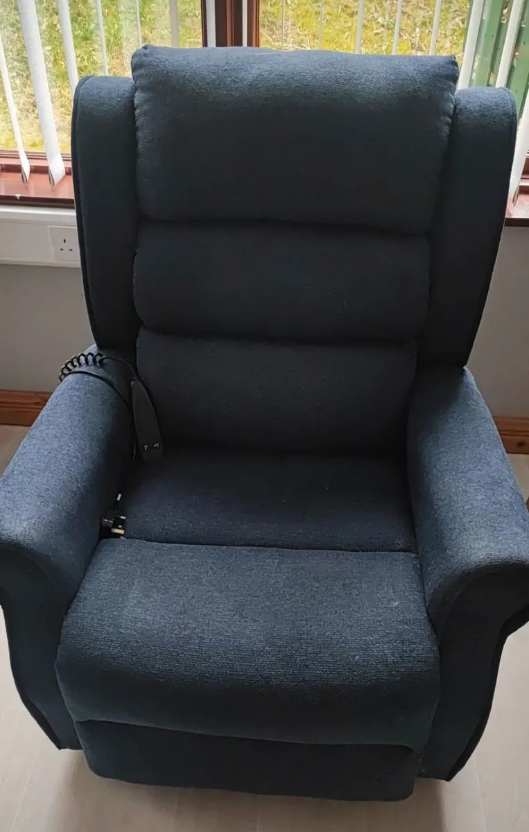 Electric reclining armchair - Image 2