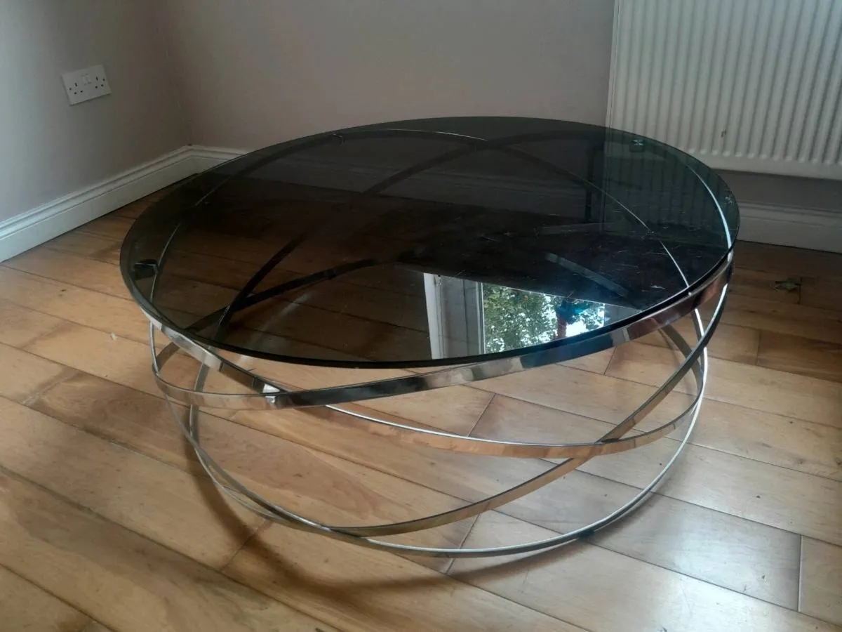 Beautiful Modern Coffee Table - Image 1