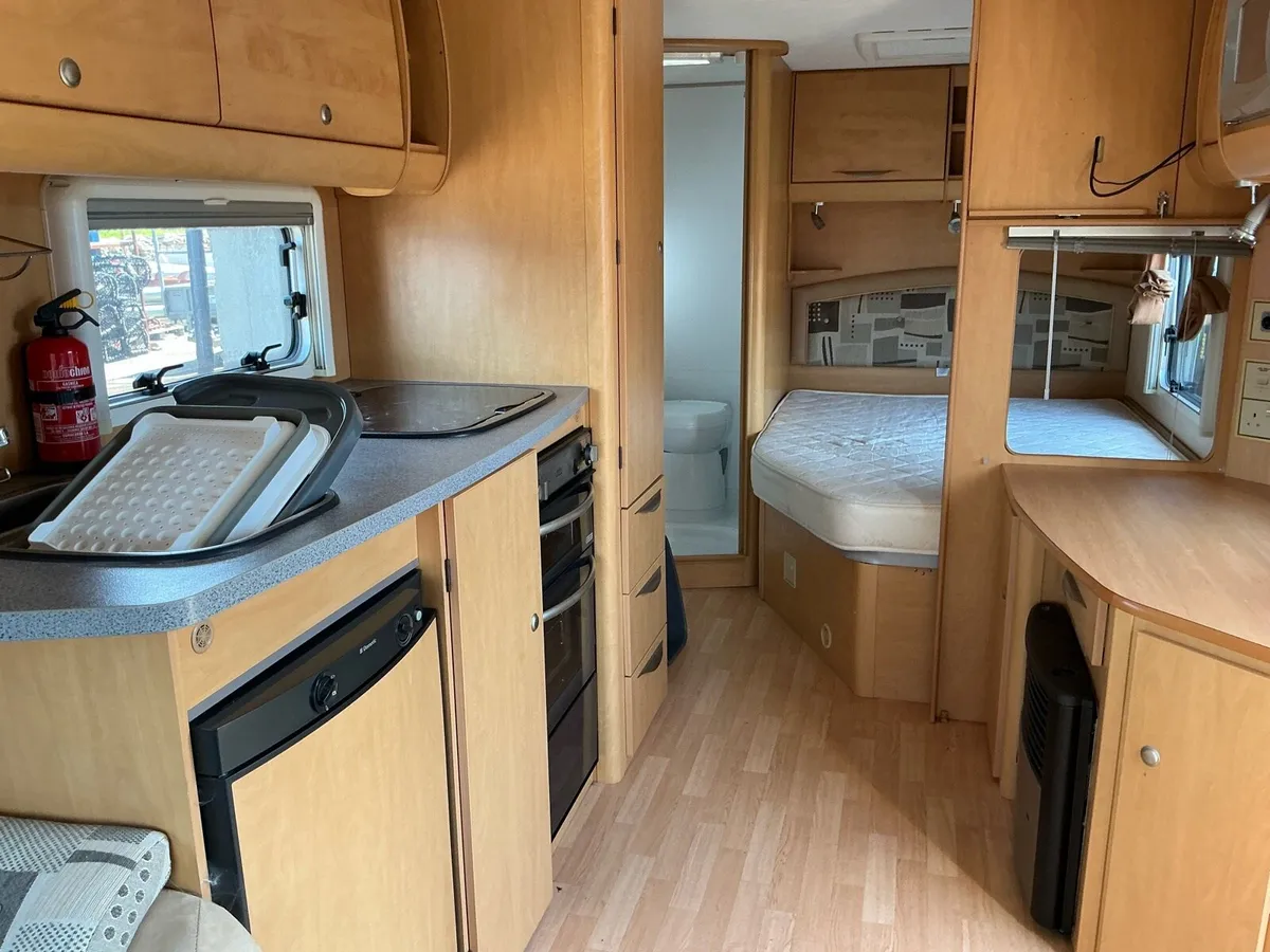 Caravan - Image 4