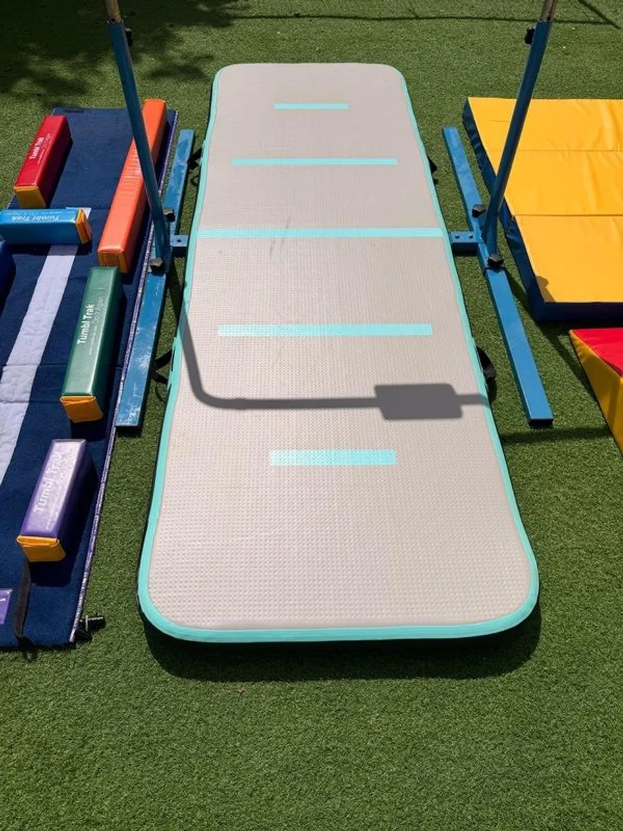 Gymnastics bar and mat set - Image 3