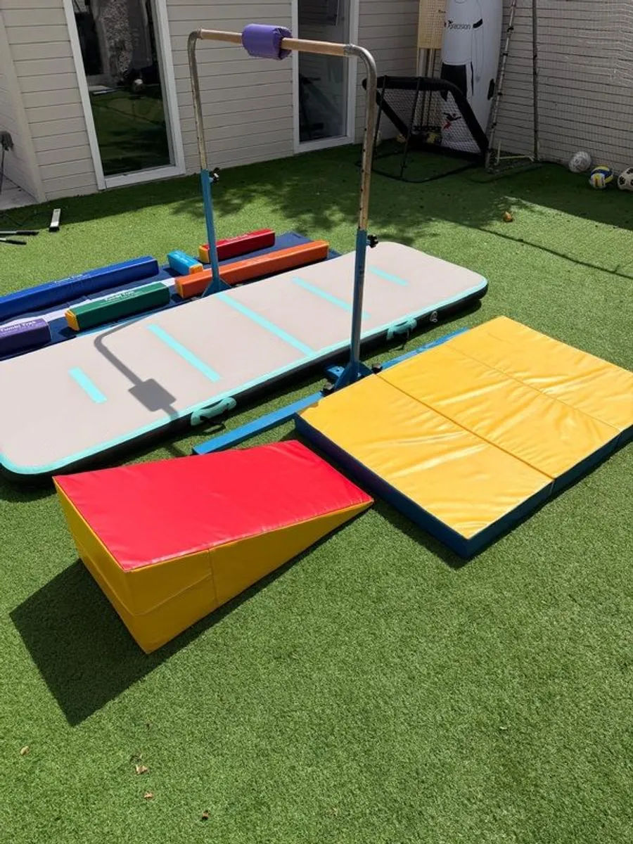 Gymnastics bar and mat set - Image 4