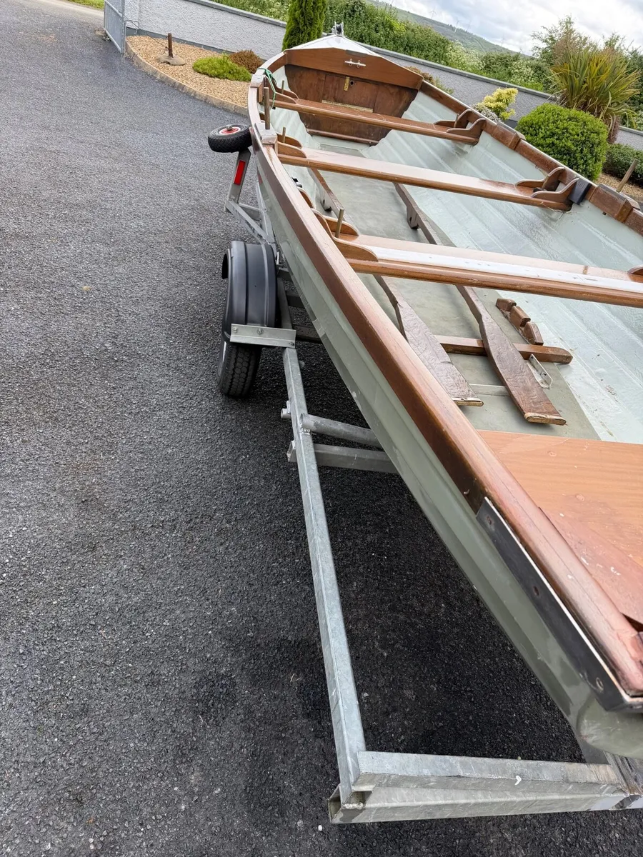 Boat and trailer - Image 4