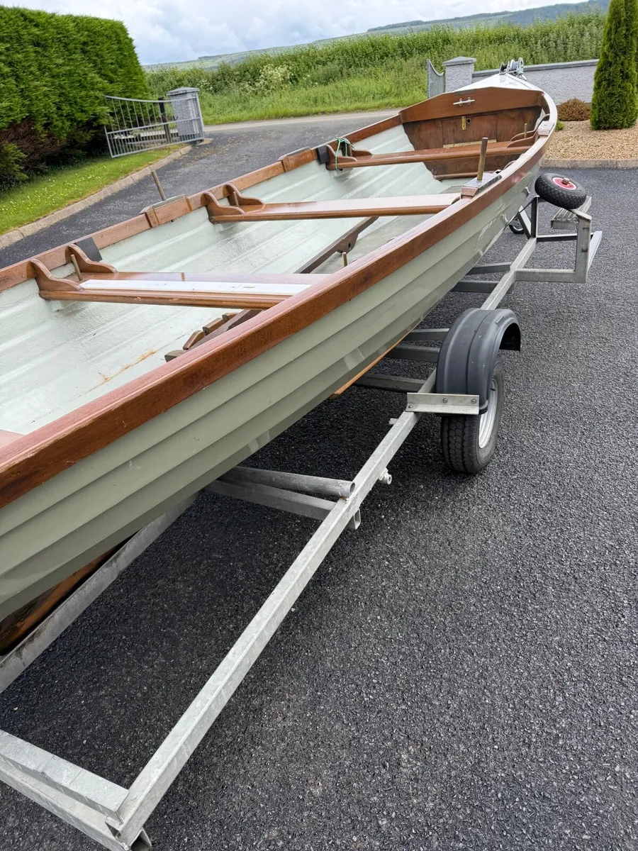 Boat and trailer - Image 3