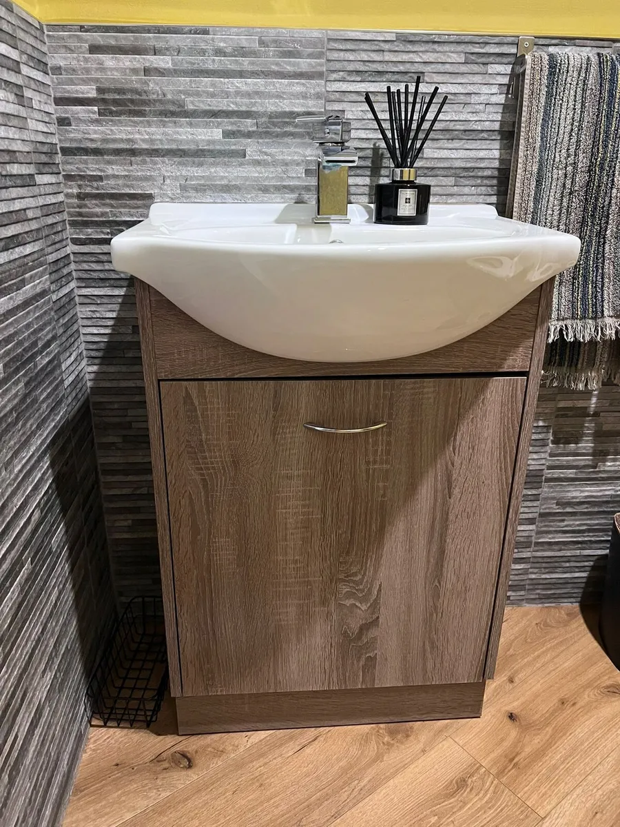 Bathroom furniture set - Image 1