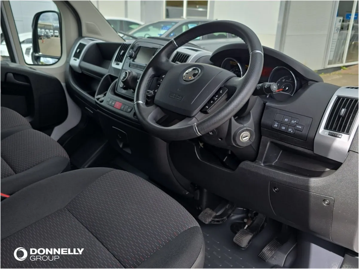 Vauxhall Movano 3500 L3 Diesel Fwd Dynamic - Image 4