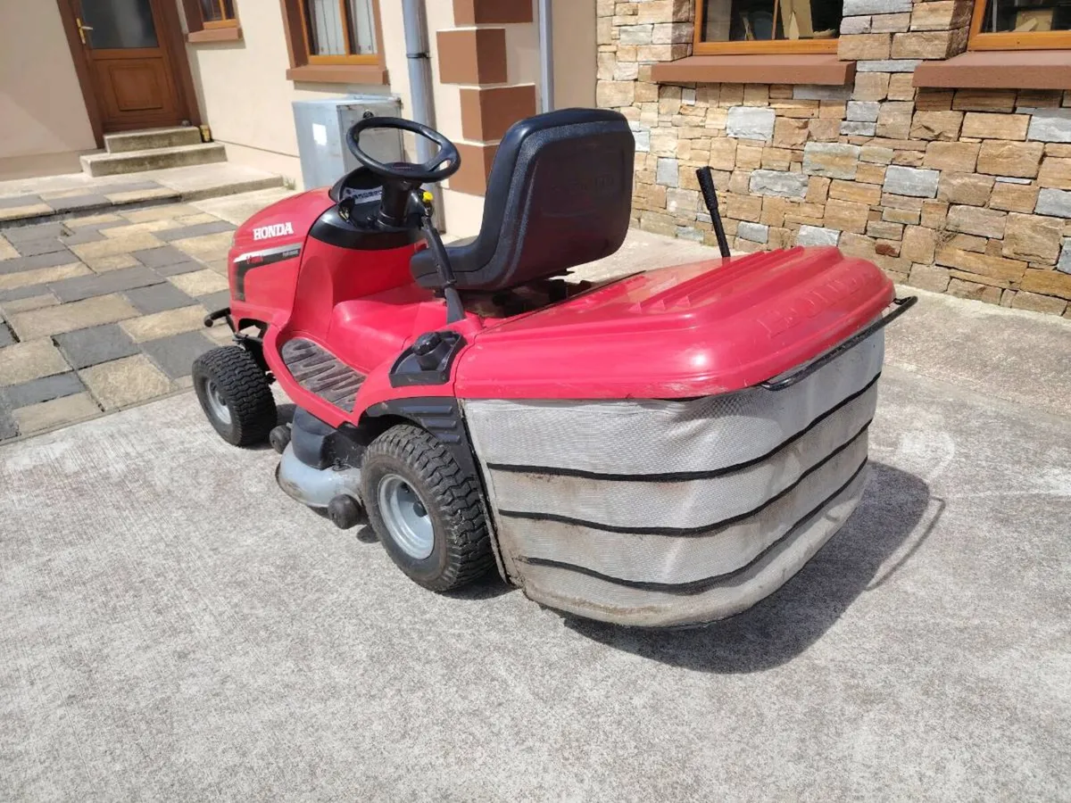 Honda 2417 ride on - Image 4