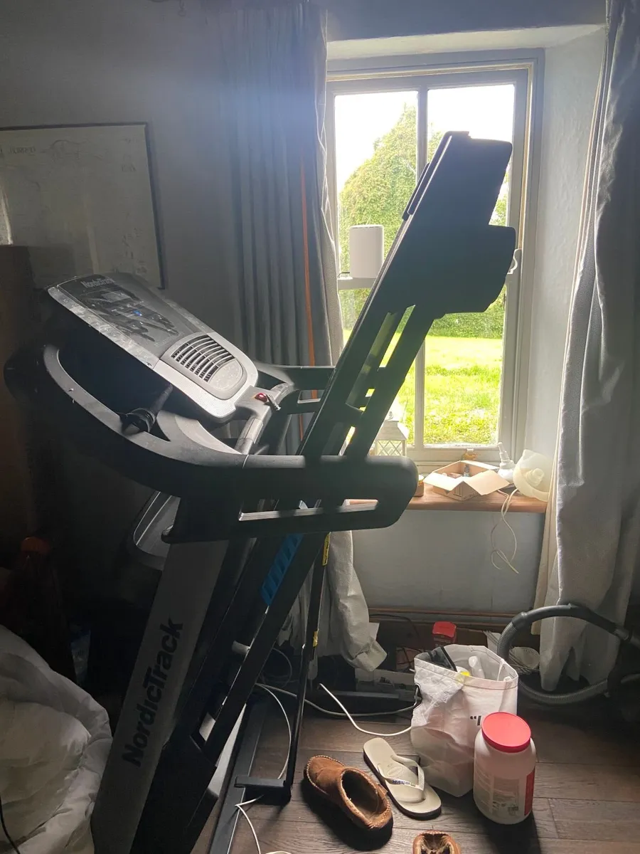 Rarely used Nordic Track s25i treadmill - Image 1