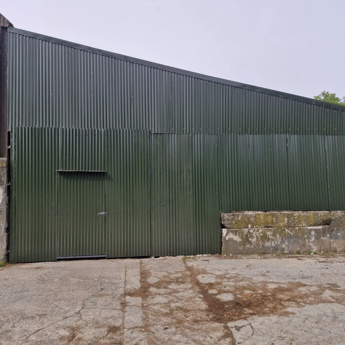 Yard / storage sheds/workshop shed to convert and - Image 4