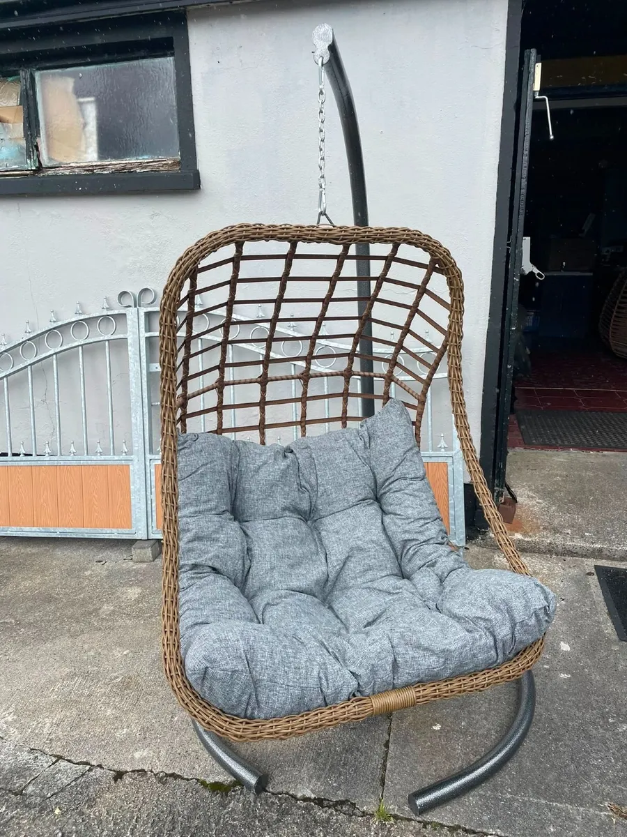 EGG CHAIRS - Image 4