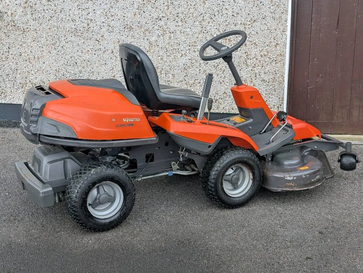 Husqvarna Rider R320 AWD Lawnmower - Image 4