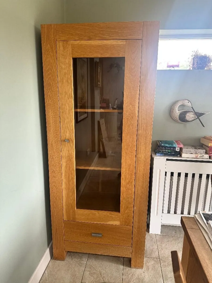Cabinet - Image 1