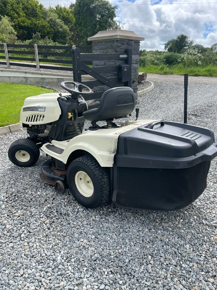 MTD 92H lawnmower - Image 2