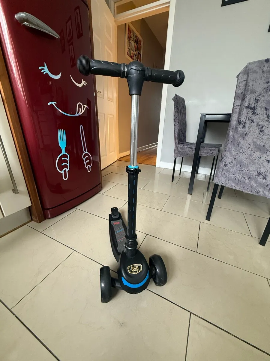 Kids scooter - Image 2