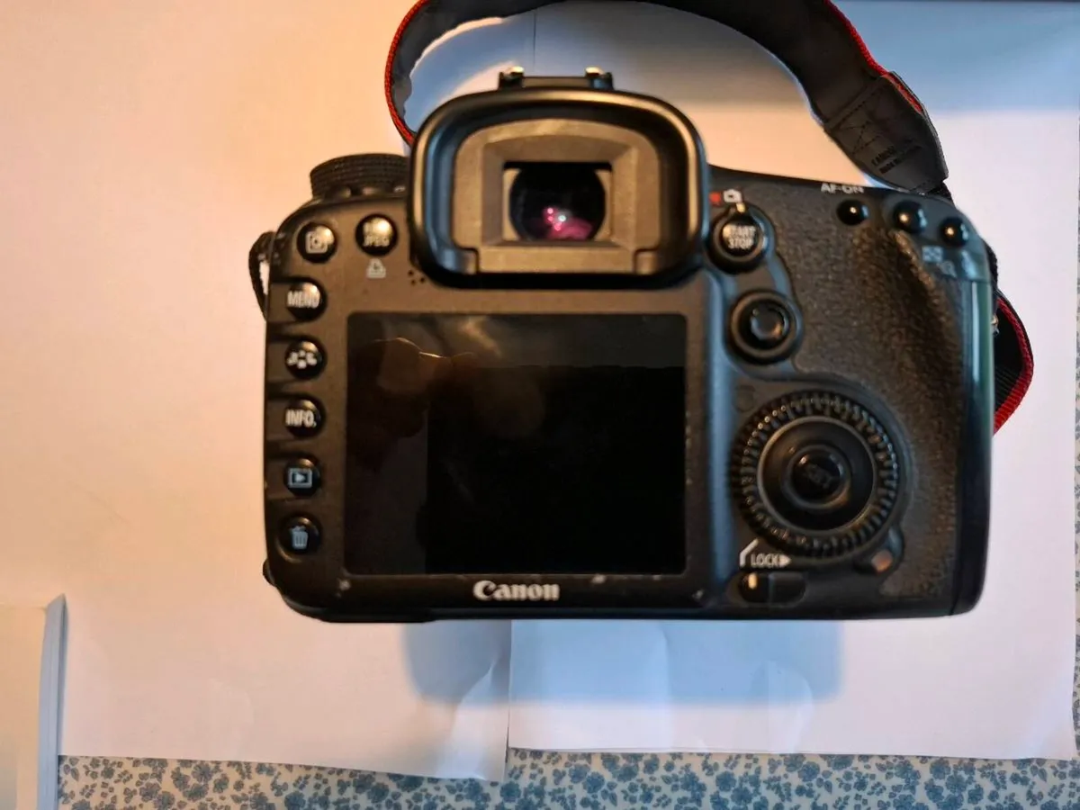 Canon 7D camera - Image 3
