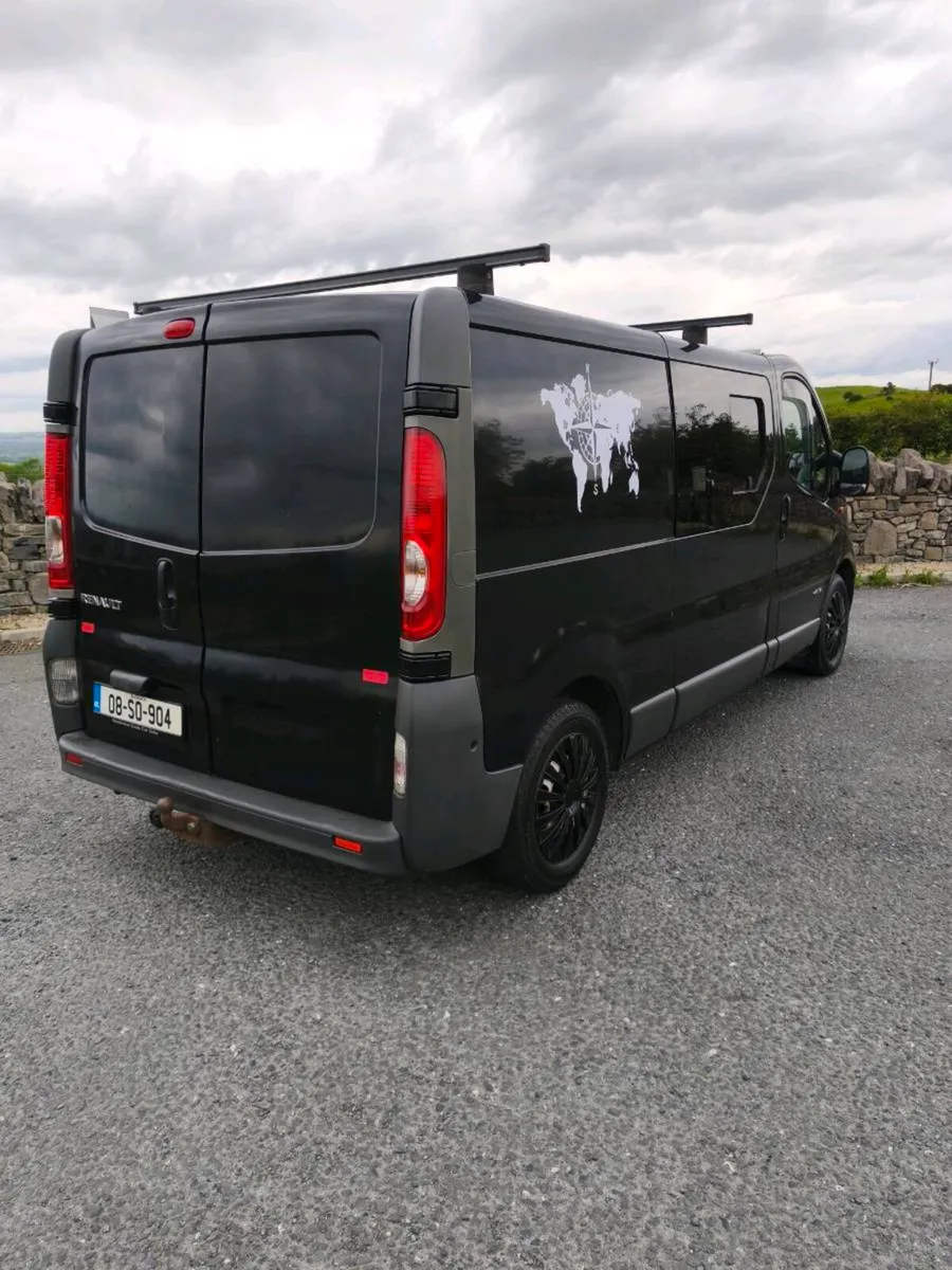 Renault Traffic campervan - Image 3