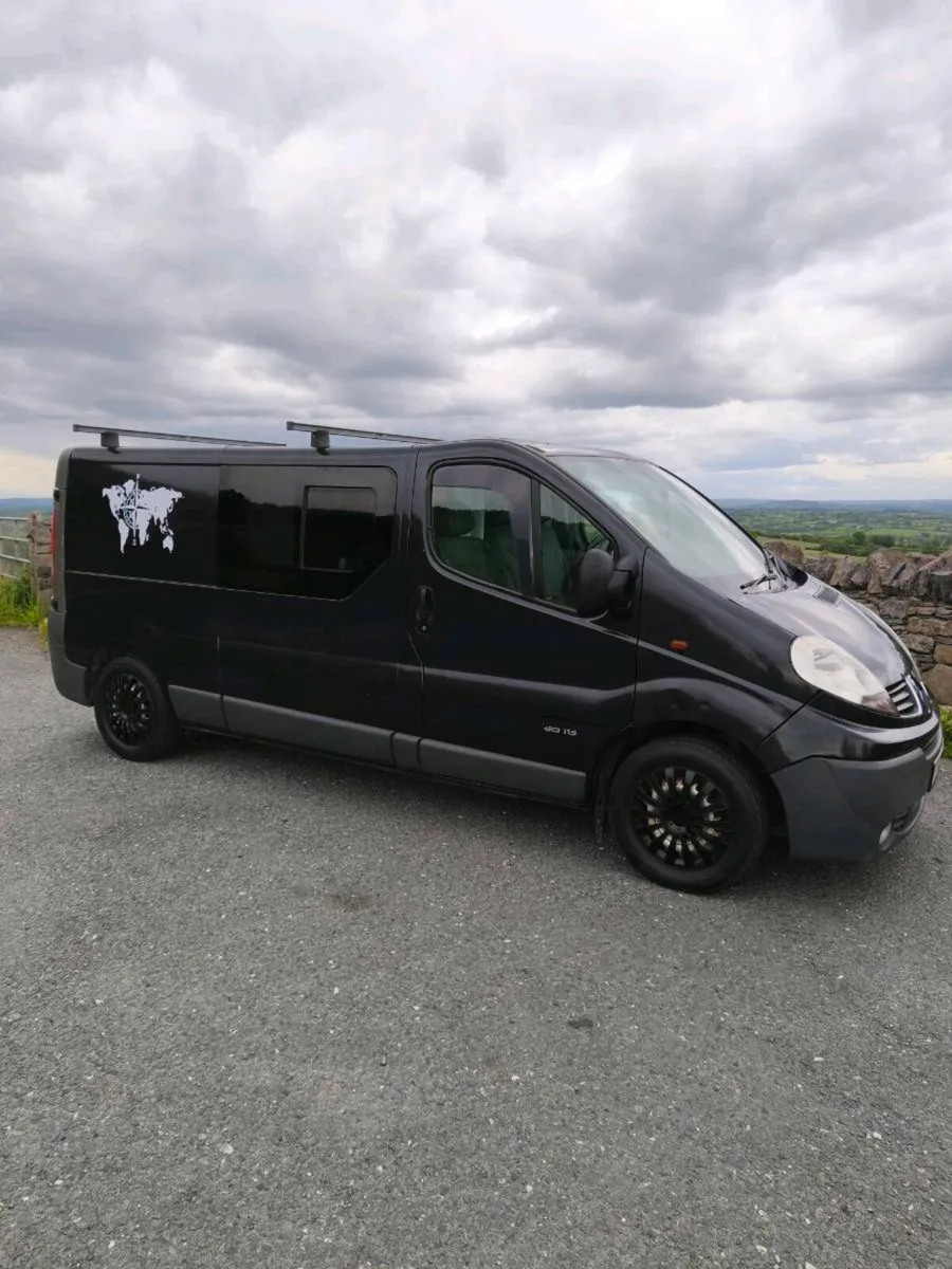 Renault Traffic campervan - Image 4