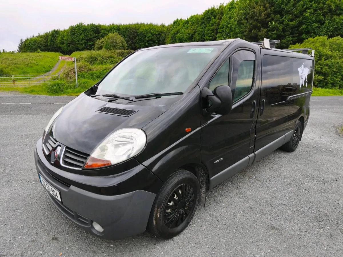 Renault Traffic campervan - Image 1