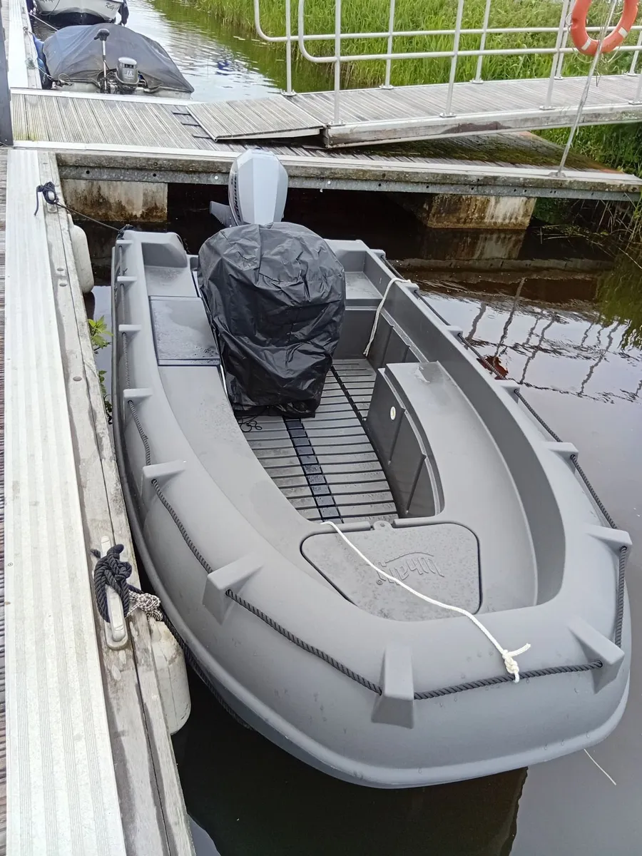 Boats and jetskies - Image 3
